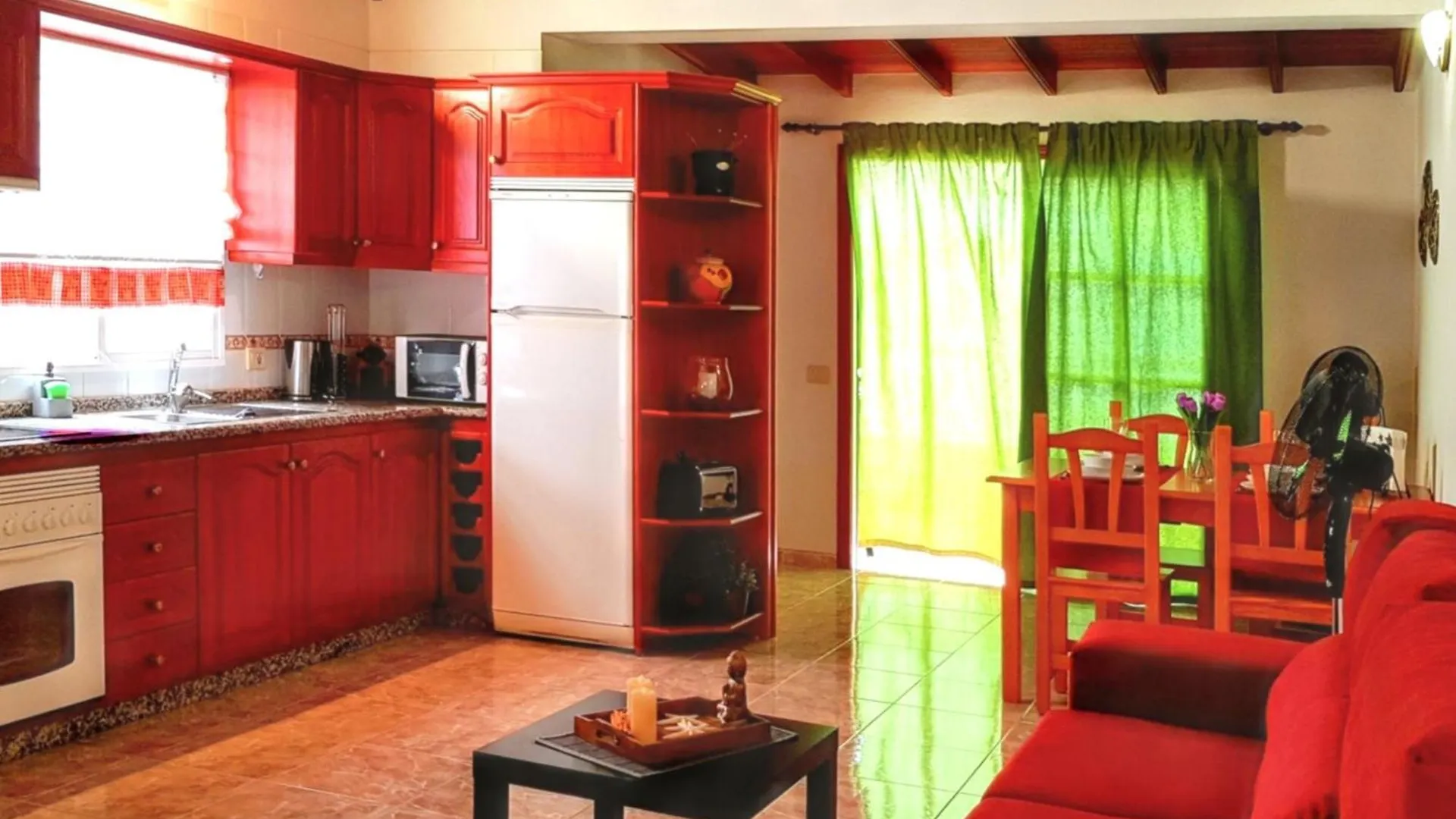 Santiago Terrace: Beachside Apartment with Wi-Fi Puerto de Santiago