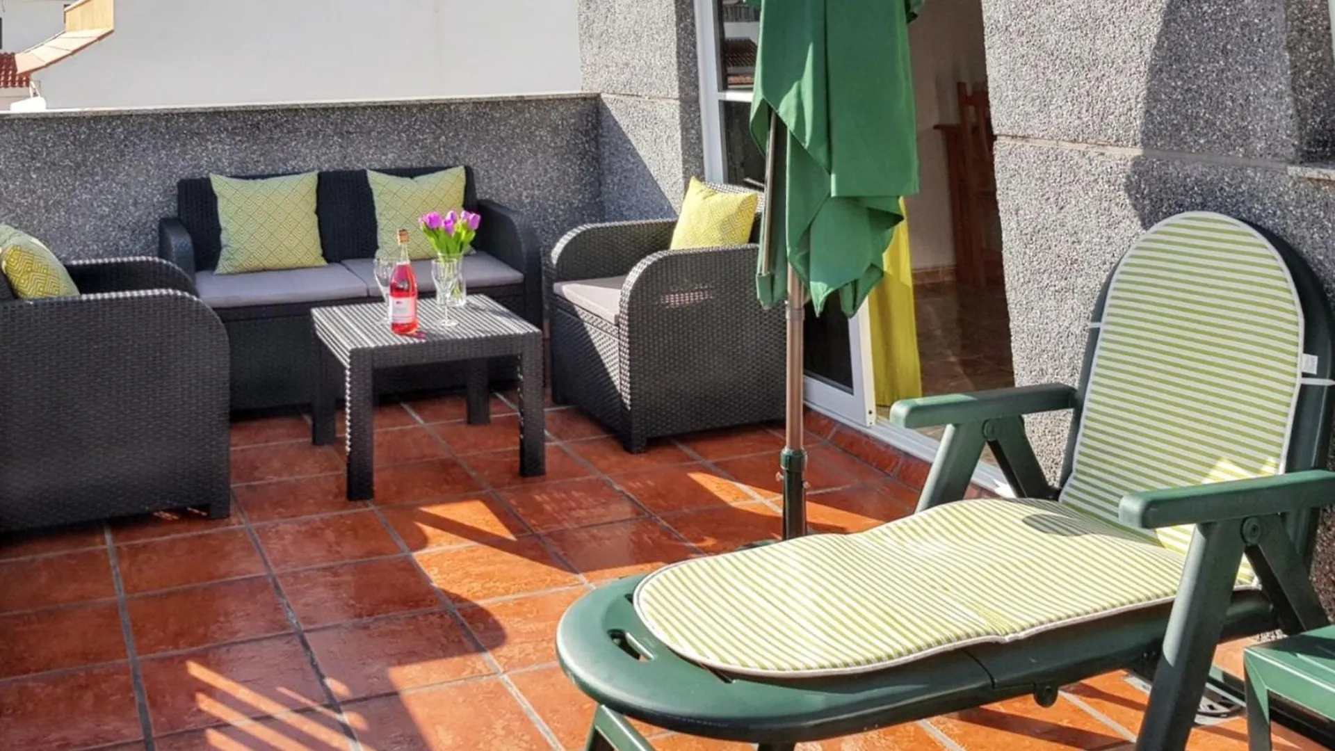 Santiago Terrace: Beachside Apartment with Wi-Fi Puerto de Santiago